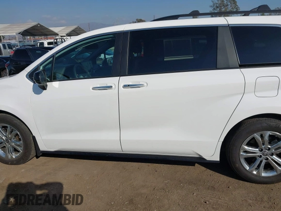 2023 Toyota Sienna XSE with VIN 5TDXSKFC7PS076599, listed as a IAAI auction lot 41548652 with 35,587 mi miles. Bid and sale history available at carsss.com. Image 15.