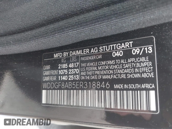 2014 Mercedes-Benz C-Class C 300 Sport with VIN WDDGF8AB5ER318846, listed as a IAAI auction lot 40087045 with 999,999 mi miles. Bid and sale history available at carsss.com. Image 9.