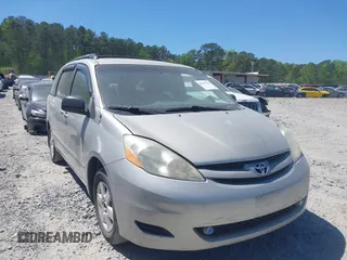 2008 Toyota Sienna CE with VIN 5TDZK23C18S121499, listed as a IAAI auction lot 42017416 with 204,078 mi miles. Bid and sale history available at carsss.com. Image 1.