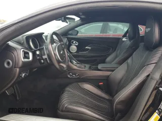 2021 Aston Martin DB11 V8 z VIN SCFRMFAW6MGL10668, wystawiony jako Copart lot #79014154 z przebiegiem Nie podano mil oraz Szkody całkowita. Historia ofert i sprzedaży dostępna na DreamBid. Obrazek 7.