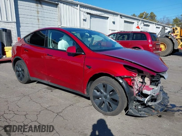 2024 Tesla Model Y z VIN 7SAYGDED4RF161518, wystawiony jako IAAI lot #41682252 z przebiegiem 6 844 mil mil oraz . Historia ofert i sprzedaży dostępna na DreamBid. Obrazek 1.