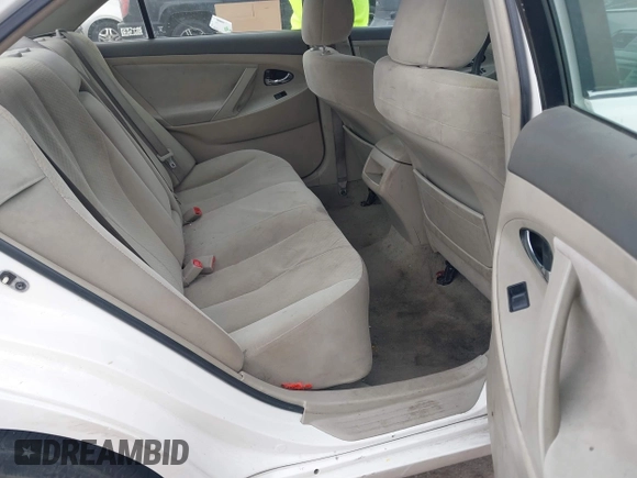 2009 Toyota Camry z VIN 4T1BE46K69U827318, wystawiony jako IAAI lot #41879474 z przebiegiem 223 347 mil mil oraz . Historia ofert i sprzedaży dostępna na DreamBid. Obrazek 8.
