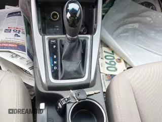 2015 Hyundai Elantra SE z VIN 5NPDH4AE1FH584383, wystawiony jako IAAI lot #42139657 z przebiegiem 141 309 mil mil oraz . Historia ofert i sprzedaży dostępna na DreamBid. Obrazek 11.