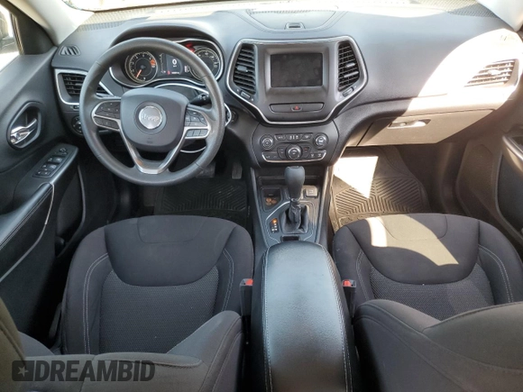 2019 Jeep Cherokee Latitude with VIN 1C4PJLCB2KD203283, listed as a Copart auction lot 52202135 with 140,809 mi miles and Salvage title. Bid and sale history available at DreamBid. Image 8.