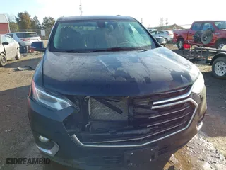 2019 Chevrolet Traverse LT Leather with VIN 1GNEVHKW3KJ230210, listed as a IAAI auction lot 41453033 with 98,416 mi miles. Bid and sale history available at carsss.com. Image 6.