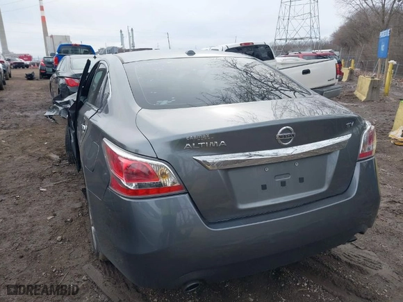 2015 Nissan Altima 2.5 S with VIN 1N4AL3APXFC467075, listed as a IAAI auction lot 41593941 with 67,559 mi miles. Bid and sale history available at carsss.com. Image 3.