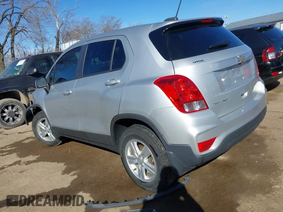 2019 Chevrolet Trax LS with VIN 3GNCJNSB5KL196519, listed as a IAAI auction lot 41686357 with 117,162 mi miles. Bid and sale history available at carsss.com. Image 3.