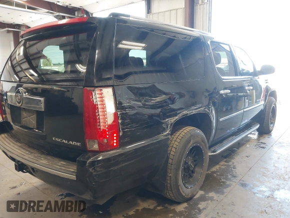 2008 Cadillac Escalade ESV z VIN 1GYFK66818R161446, wystawiony jako IAAI lot #42121700 z przebiegiem 176 684 mil mil oraz . Historia ofert i sprzedaży dostępna na DreamBid. Obrazek 4.