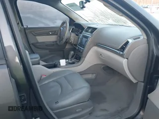 2014 GMC Acadia SLE with VIN 1GKKRPKD3EJ224571, listed as a IAAI auction lot 41748560 with 186,850 mi miles. Bid and sale history available at carsss.com. Image 5.