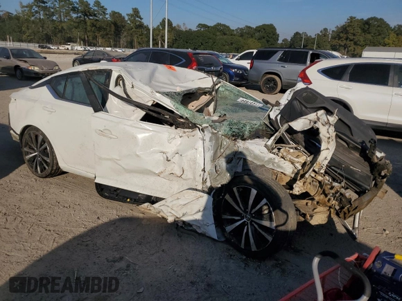 2020 Nissan Altima 2.5 SR with VIN 1N4BL4CV6LC142733, listed as a Copart auction lot 84826984 with 0 mi miles and Salvage Title. Bid and sale history available at carsss.com. Image 4.