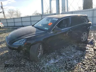 2016 Porsche Cayenne with VIN WP1AA2A21GKA38072, listed as a Copart auction lot 43082985 with 0 mi miles and Salvage Title. Bid and sale history available at carsss.com. Image 1.
