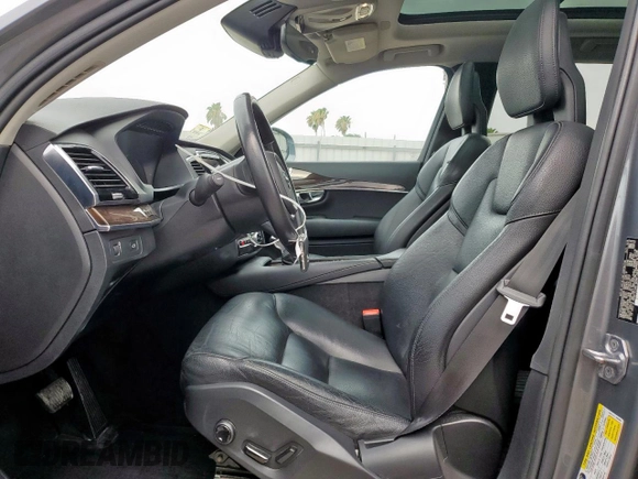 2016 Volvo XC90 T6 Momentum с VIN YV4A22PK0G1055566, выставлен на аукционе Copart как лот 58832875 с пробегом 140 403 миль миль и Списание • Salvage title. История ставок и продаж доступна на DreamBid. Изображение 7.