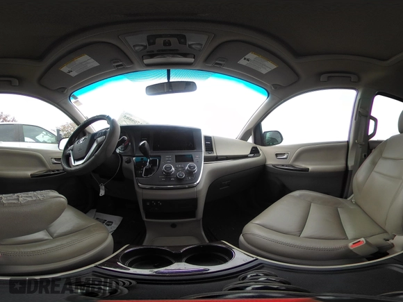 2015 Toyota Sienna XLE с VIN 5TDYK3DC4FS677254, выставлен на аукционе IAAI как лот 41708885 с пробегом 122 637 миль миль и . История ставок и продаж доступна на DreamBid. Изображение 18.