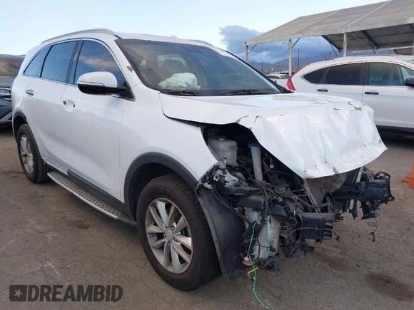 2016 Kia Sorento LX with VIN 5XYPG4A38GG075284, listed as a IAAI auction lot 41233974 with 126,044 mi miles. Bid and sale history available at carsss.com. Image 1.