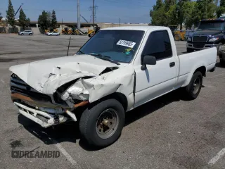 1992 Toyota Pickup with VIN 4TARN81A4NZ004727, listed as a Copart auction lot 62759985 with 197,747 mi miles and Salvage title. Bid and sale history available at DreamBid. Image 1.