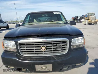 2000 Cadillac Escalade with VIN 1GYEK13R0YR167895, listed as a Copart auction lot 82586443 with 267,099 mi miles and Salvage Title. Bid and sale history available at carsss.com. Image 5.