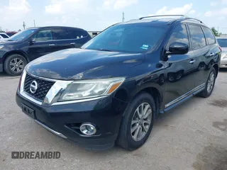 2015 Nissan Pathfinder SV with VIN 5N1AR2MN8FC689252, listed as a IAAI auction lot 42409596 with 165,825 mi miles and . Bid and sale history available at DreamBid. Image 2.