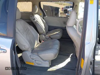 2011 Toyota Sienna XLE AAS with VIN 5TDYK3DC2BS153417, listed as a IAAI auction lot 41685324 with 158,195 mi miles. Bid and sale history available at carsss.com. Image 8.