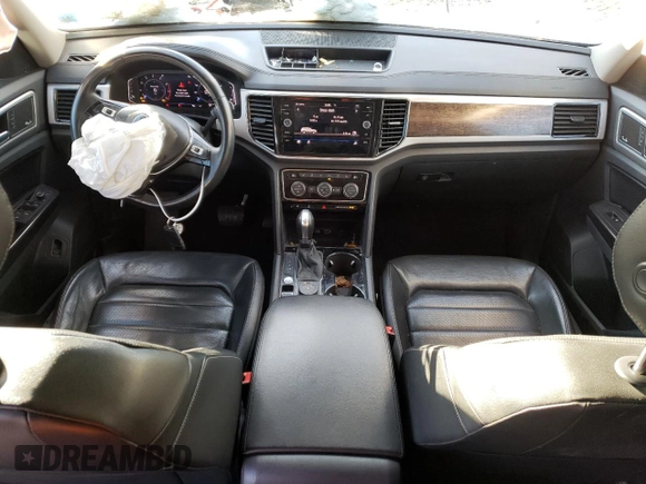 2019 Volkswagen Atlas SEL Premium with VIN 1V2NR2CAXKC582684, listed as a Copart auction lot 83217524 with 127,821 mi miles and Salvage title. Bid and sale history available at DreamBid. Image 8.