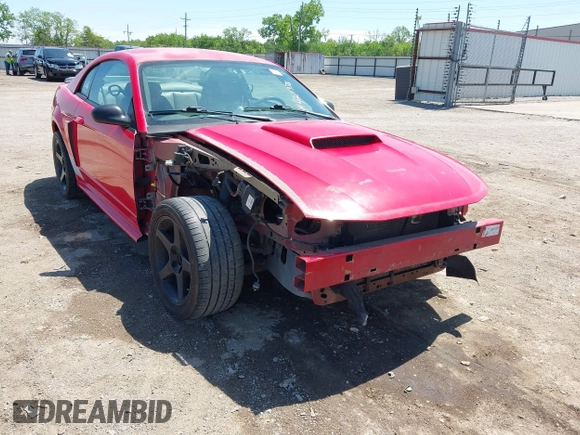 2004 Ford Mustang GT Deluxe z VIN 1FAFP42XX4F210024, wystawiony jako IAAI lot #42119586 z przebiegiem 176 164 mil mil oraz . Historia ofert i sprzedaży dostępna na DreamBid. Obrazek 1.