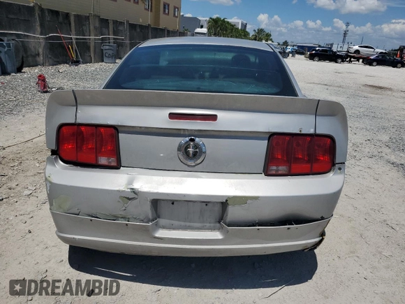 2006 Ford Mustang Standard with VIN 1ZVFT80N865126059, listed as a Copart auction lot 61216915 with 188,114 mi miles and Salvage title. Bid and sale history available at DreamBid. Image 6.