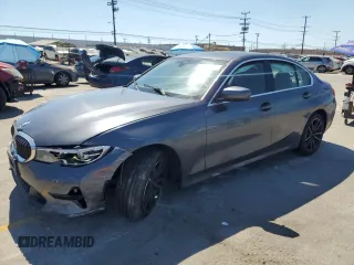 2022 BMW 3 Series 330i z VIN 3MW5R1J00N8C60621, wystawiony jako Copart lot #56243465 z przebiegiem 71 940 mil mil oraz Szkoda całkowita • Salvage title. Historia ofert i sprzedaży dostępna na DreamBid. Obrazek 1.