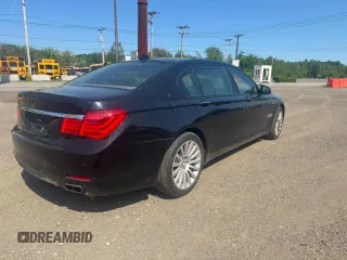 2010 BMW 7 Series 750Li xDrive z VIN WBAKC8C53AC431385, wystawiony jako Copart lot #59804345 z przebiegiem 147 412 mil mil oraz Czysty tytuł • Clean title. Historia ofert i sprzedaży dostępna na DreamBid. Obrazek 4.