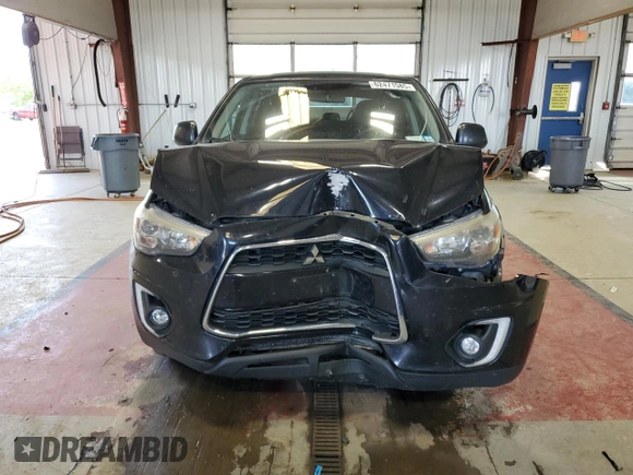 2015 Mitsubishi Outlander SE z VIN 4A4AR4AU1FE008955, wystawiony jako Copart lot #62471585 z przebiegiem 151 806 mil mil oraz Szkoda całkowita • Salvage title. Historia ofert i sprzedaży dostępna na DreamBid. Obrazek 5.