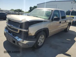 2005 Chevrolet Silverado 1500 LS z VIN 2GCEC13T851285924, wystawiony jako Copart lot #56248985 z przebiegiem 213 313 mil mil oraz Szkody całkowita. Historia ofert i sprzedaży dostępna na DreamBid. Obrazek 1.