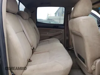 2006 Toyota Tacoma PreRunner z VIN 3TMJU62N16M012992, wystawiony jako Copart lot #55674465 z przebiegiem 290 248 mil mil oraz Szkoda całkowita • Salvage title. Historia ofert i sprzedaży dostępna na DreamBid. Obrazek 10.