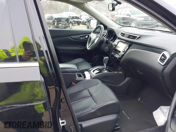2015 Nissan Rogue SL with VIN 5N1AT2MV2FC868033, listed as a IAAI auction lot 41917999 with 99,547 mi miles. Bid and sale history available at carsss.com. Image 5.
