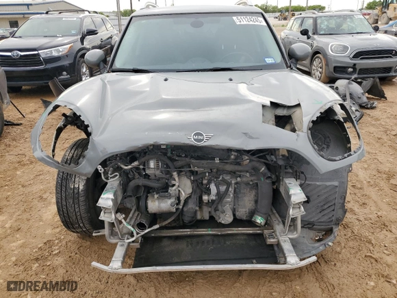 2019 MINI Countryman Cooper with VIN WMZYS7C52K3F45764, listed as a Copart auction lot 51124245 with 103,622 mi miles and Salvage Title. Bid and sale history available at carsss.com. Image 5.