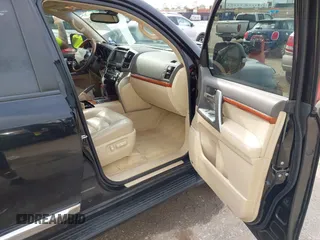 2013 Toyota Land Cruiser z VIN JTMHY7AJ7D4019851, wystawiony jako IAAI lot #42143196 z przebiegiem 147 560 mil mil oraz . Historia ofert i sprzedaży dostępna na DreamBid. Obrazek 5.