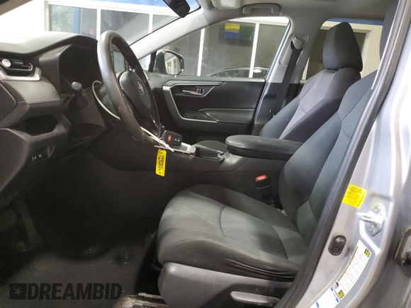 2019 Toyota RAV4 XLE with VIN 2T3P1RFV4KW042785, listed as a Copart auction lot 53110825 with 70,533 mi miles and Salvage Title. Bid and sale history available at DreamBid. Image 7.