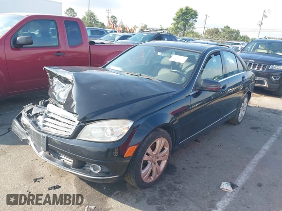 2010 Mercedes-Benz C 300 Sport z VIN WDDGF8BB7AR125591, wystawiony jako IAAI lot #39510228 z przebiegiem 171 106 mil mil oraz . Historia ofert i sprzedaży dostępna na DreamBid. Obrazek 2.