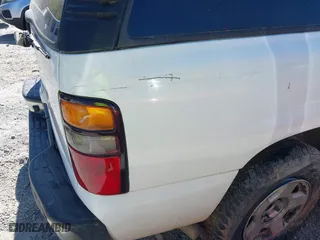 2005 Chevrolet Tahoe Z71 with VIN 1GNEC13T75R137262, listed as a IAAI auction lot 41986209 with 292,885 mi miles. Bid and sale history available at carsss.com. Image 12.