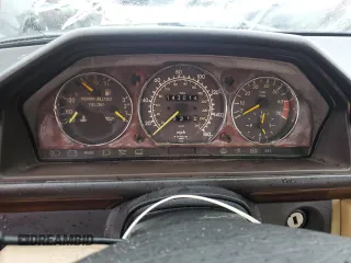 1993 Mercedes-Benz 400 with VIN WDBEA34EXPB944380, listed as a Copart auction lot 73791114 with 143,014 mi miles and Salvage Title. Bid and sale history available at carsss.com. Image 9.