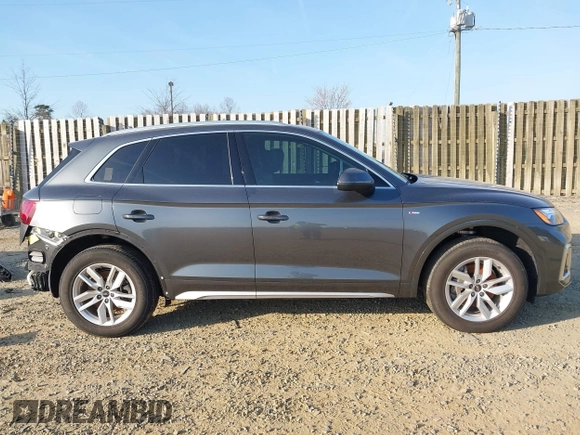 2022 Audi Q5 S line Premium z VIN WA1GAAFY0N2140330, wystawiony jako IAAI lot #41756318 z przebiegiem 39 165 mil mil oraz . Historia ofert i sprzedaży dostępna na DreamBid. Obrazek 14.