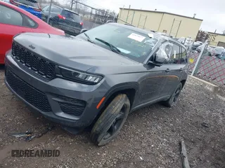 2023 Jeep Grand Cherokee Altitude с VIN 1C4RJHAG2P8701245, выставлен на аукционе IAAI как лот 41679077 с пробегом 29 262 миль миль и . История ставок и продаж доступна на DreamBid. Изображение 2.