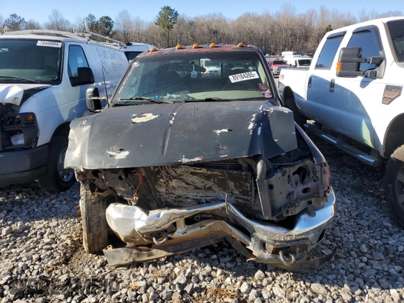 2001 Ford F-350 XL with VIN 1FTWW32F21ED02292, listed as a Copart auction lot 89184265 with 318,261 mi miles and Salvage title. Bid and sale history available at DreamBid. Image 5.