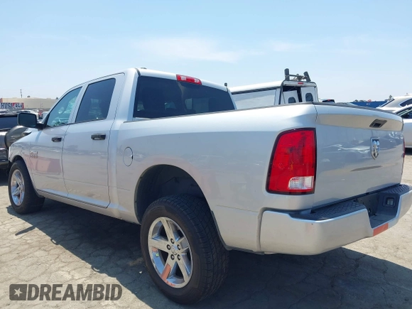 2015 Ram 1500 Express z VIN 1C6RR6KGXFS605044, wystawiony jako IAAI lot #42476988 z przebiegiem 100 498 mil mil oraz . Historia ofert i sprzedaży dostępna na DreamBid. Obrazek 3.