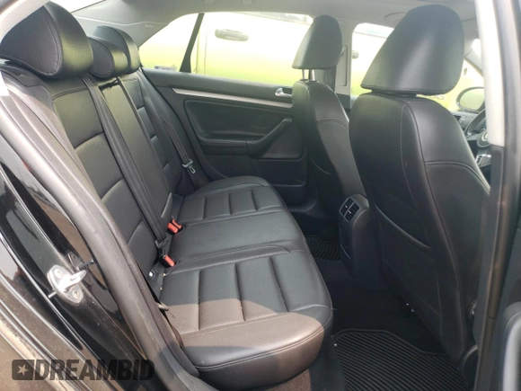 2010 Volkswagen Jetta Limited Edition z VIN 3VWRZ7AJ4AM101227, wystawiony jako Copart lot #59266635 z przebiegiem 157 721 mil mil oraz Szkoda całkowita • Salvage title. Historia ofert i sprzedaży dostępna na DreamBid. Obrazek 10.