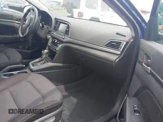2017 Hyundai Elantra SE z VIN 5NPD84LFXHH128875, wystawiony jako IAAI lot #42260974 z przebiegiem 103 009 mil mil oraz . Historia ofert i sprzedaży dostępna na DreamBid. Obrazek 5.