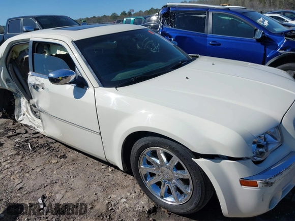 2005 Chrysler 300 with VIN 2C3AA63H75H170384, listed as a IAAI auction lot 41812822 with 1 mi miles. Bid and sale history available at carsss.com. Image 6.