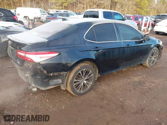 2020 Toyota Camry SE z VIN 4T1G11AK3LU945597, wystawiony jako IAAI lot #41292468 z przebiegiem 116 763 mil mil oraz . Historia ofert i sprzedaży dostępna na DreamBid. Obrazek 4.