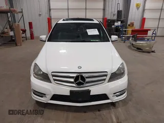 2013 Mercedes-Benz C 300 Sport с VIN WDDGF8AB3DR297543, выставлен на аукционе IAAI как лот 42323929 с пробегом 132 059 миль миль и . История ставок и продаж доступна на DreamBid. Изображение 12.