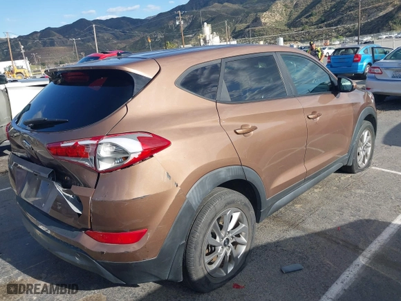 2016 Hyundai Tucson SE with VIN KM8J23A47GU166435, listed as a IAAI auction lot 41952751 with 66,785 mi miles. Bid and sale history available at carsss.com. Image 4.