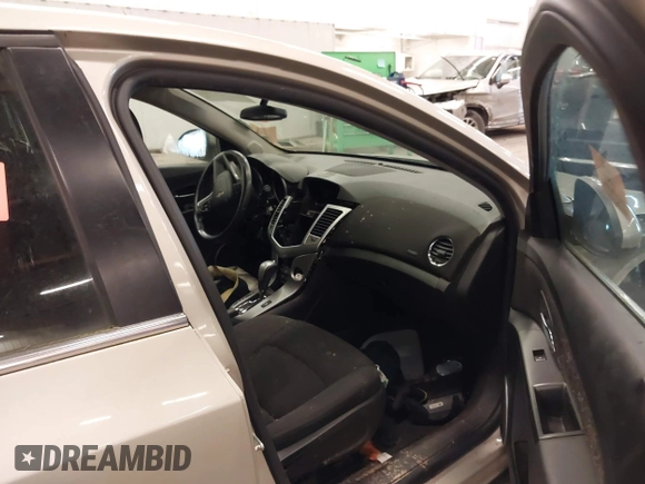 2014 Chevrolet Cruze 1LT with VIN 1G1PC5SB5E7112074, listed as a IAAI auction lot 41713172 with Not provided miles and . Bid and sale history available at DreamBid. Image 5.