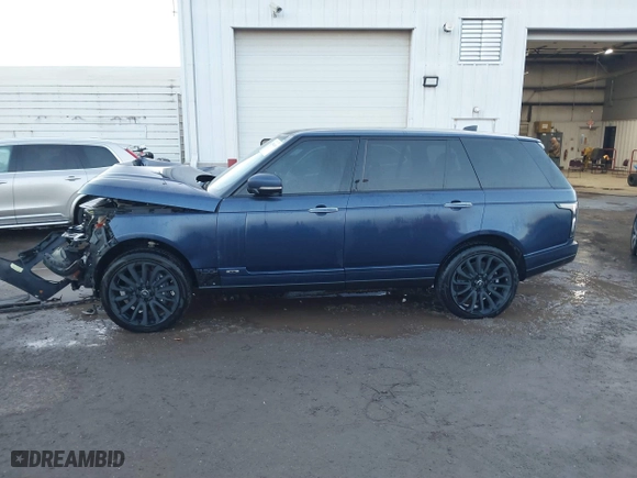 2020 Land Rover Range Rover Autobiography with VIN SALGV5SE5LA401539, listed as a IAAI auction lot 41394368 with 35,631 mi miles. Bid and sale history available at carsss.com. Image 14.