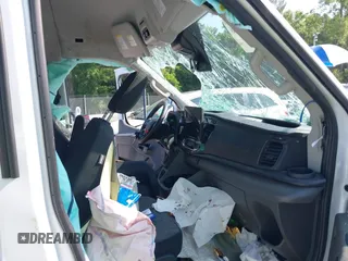 2024 Ford Transit Passenger XL с VIN 1FBAX2C82RKA42933, выставлен на аукционе IAAI как лот 42448876 с пробегом Не указан миль и . История ставок и продаж доступна на DreamBid. Изображение 5.